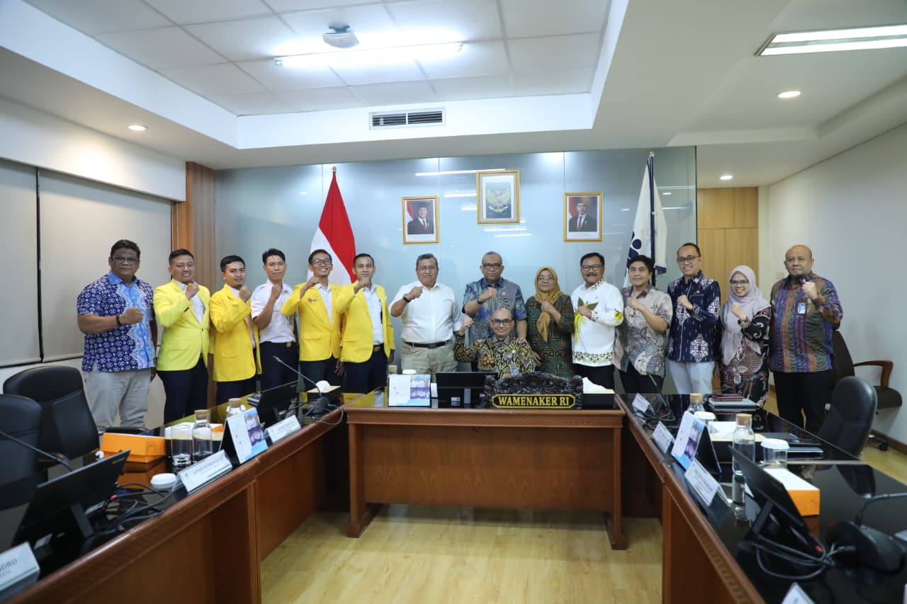Audiensi dengan Wamenaker